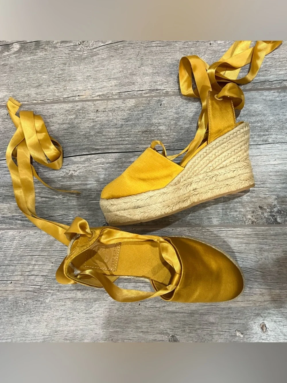 New Tory Burch Elisa Wedge Satin Espadrille Size 5 Golden Fry - Never Worn